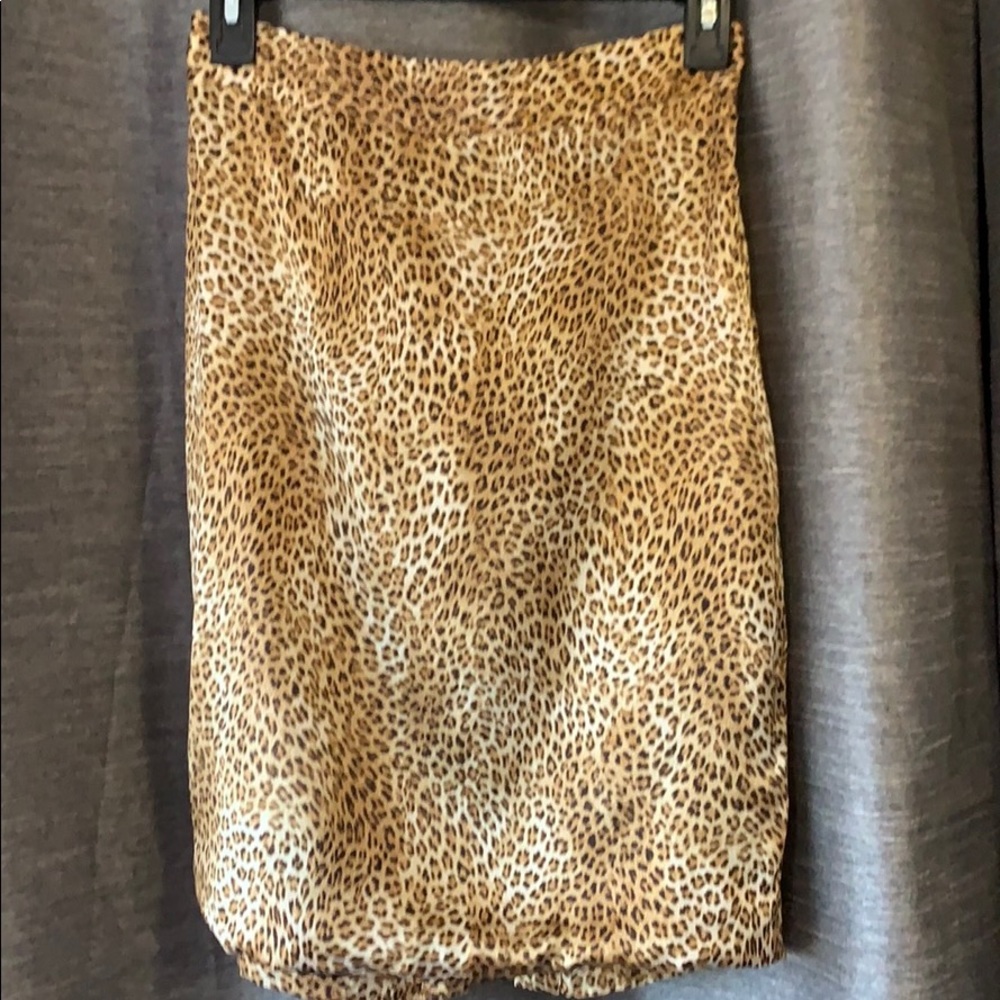 Guess by Marciano cheetah pencil skirt 🐆 size 4